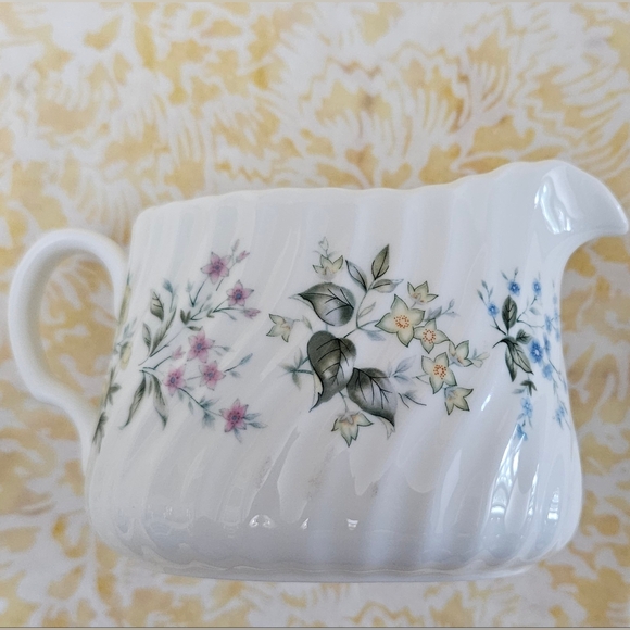 Reduced Price! Minton Spring Valley Cream & Sugar Set - Picture 3 of 13